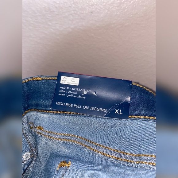 Isaac Mizrahi jeans - Picture 3 of 5